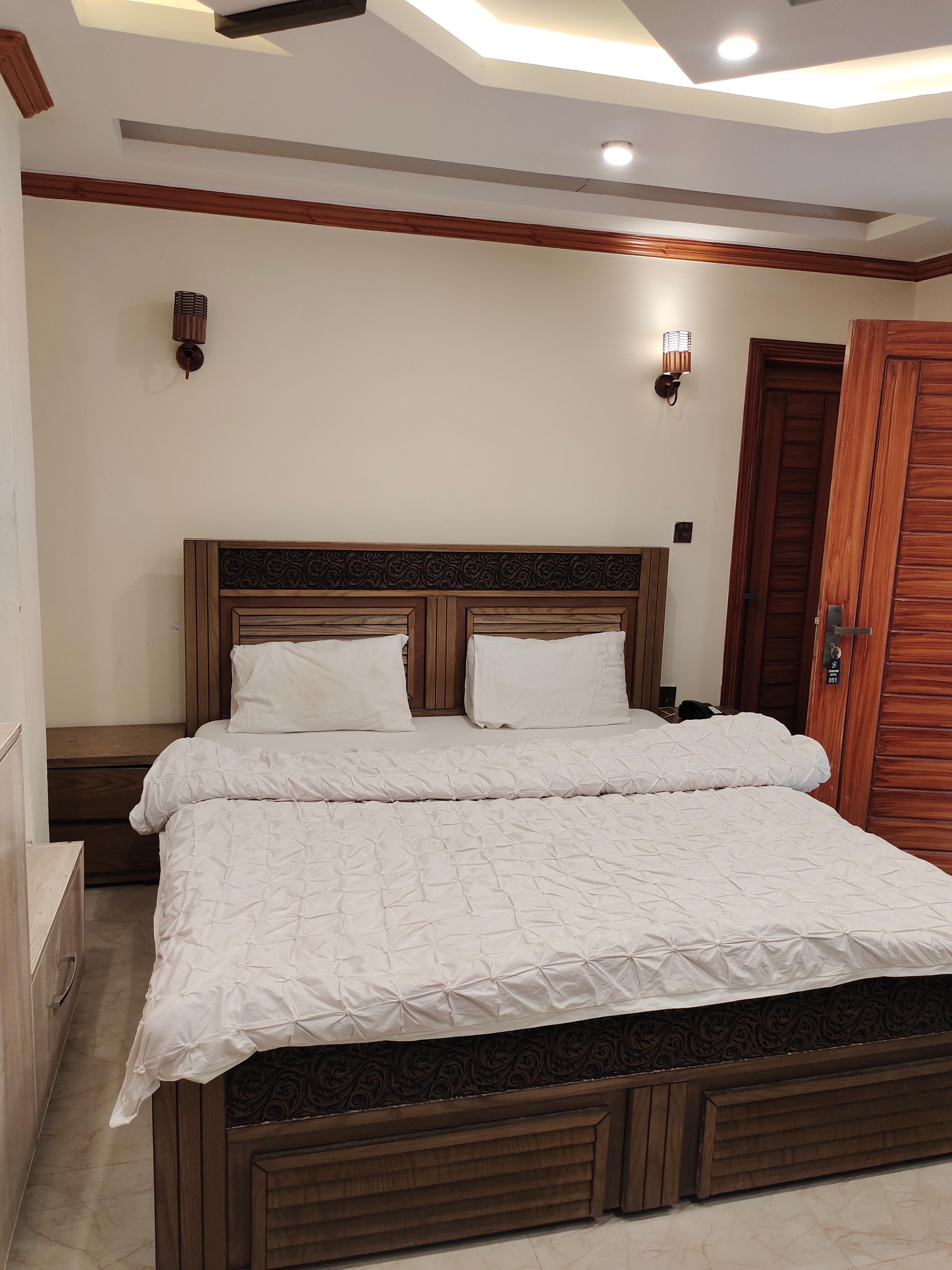 Deluxe Master Bedroom