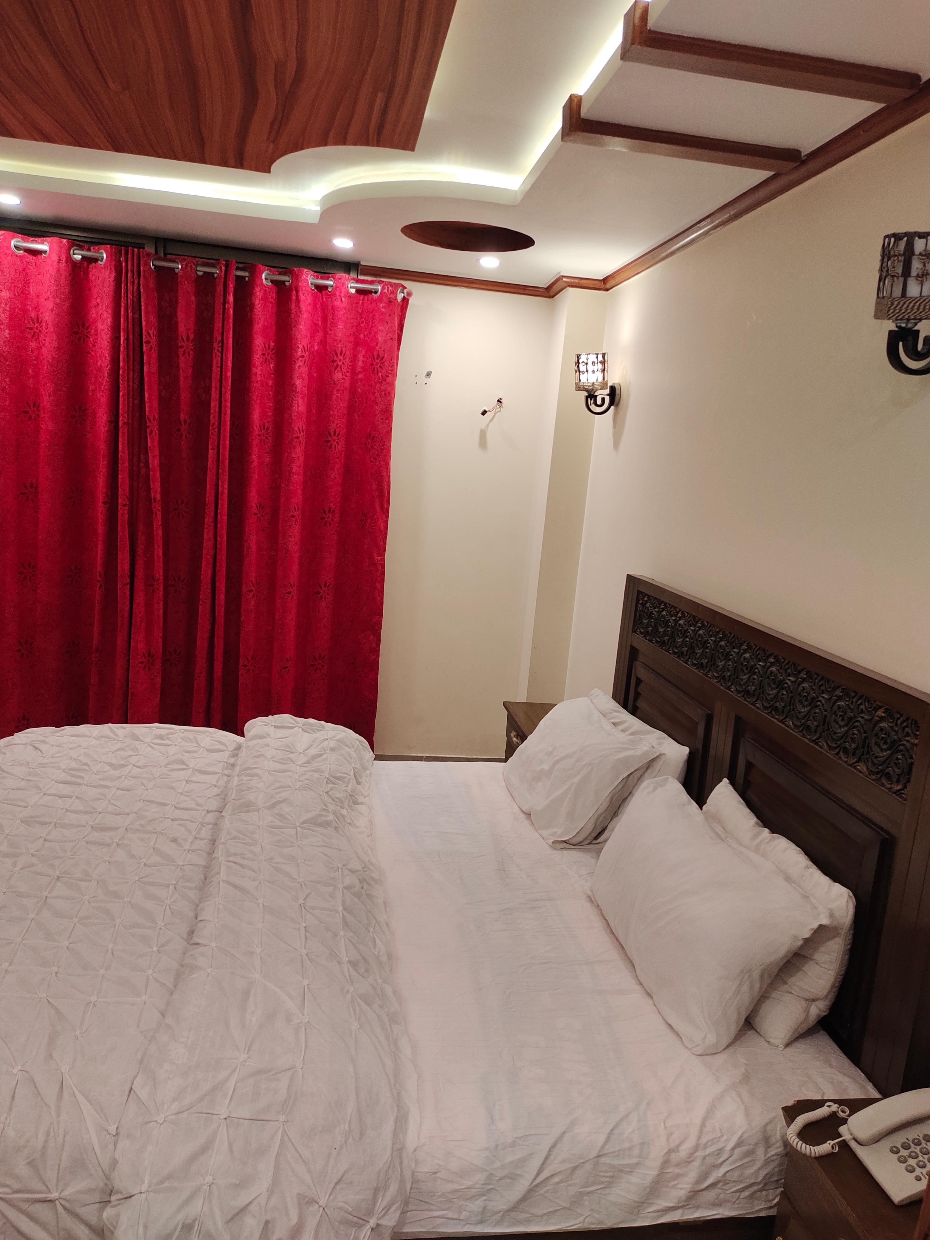 Deluxe Master Bedroom