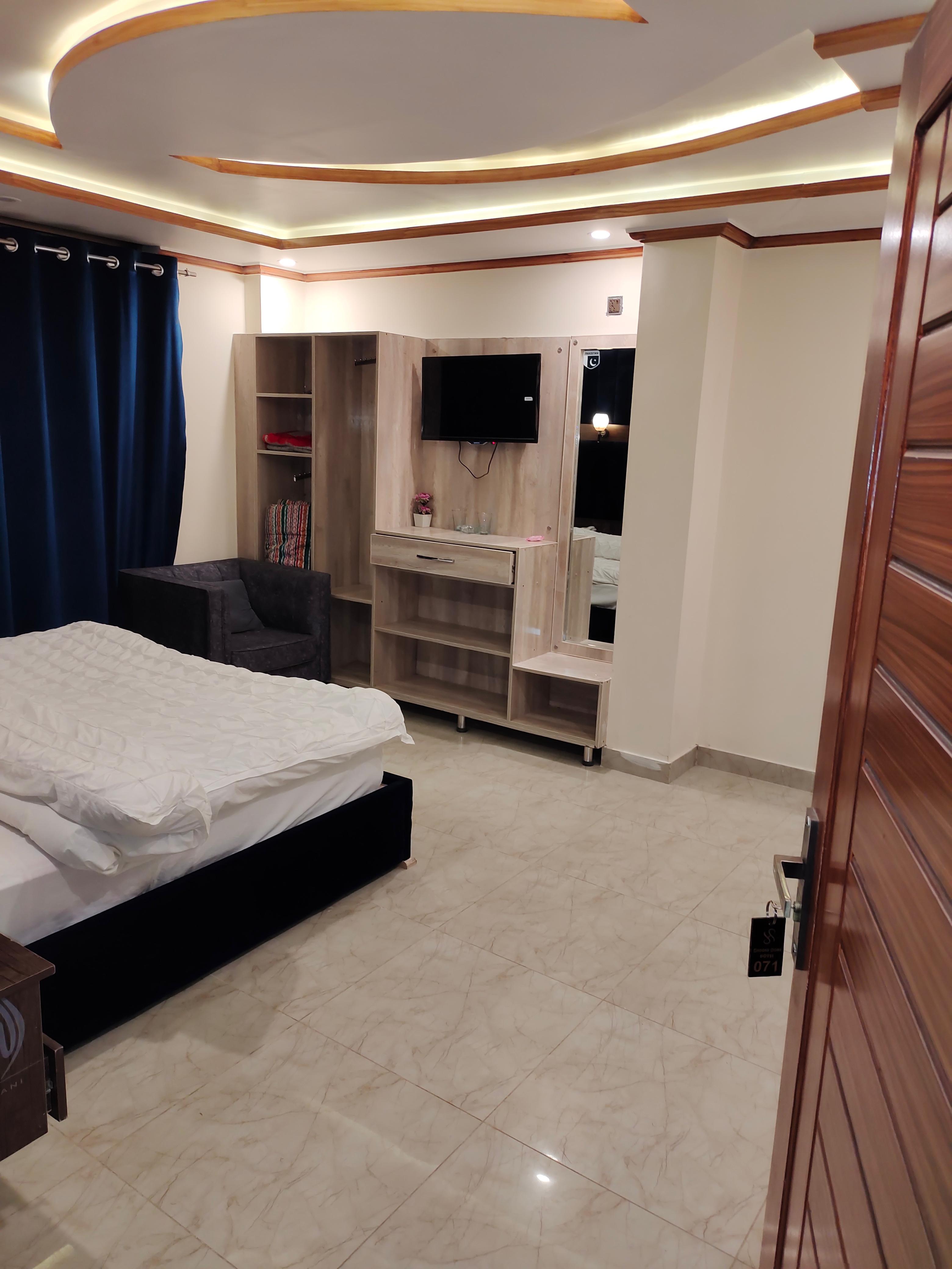 Executive Master Bedroom